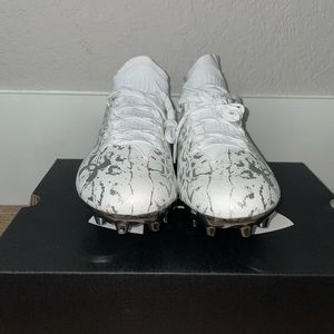 Brand:Under Armour; Name:Spotlight Lux Suede 2.0; White and Silver; M Size 10
